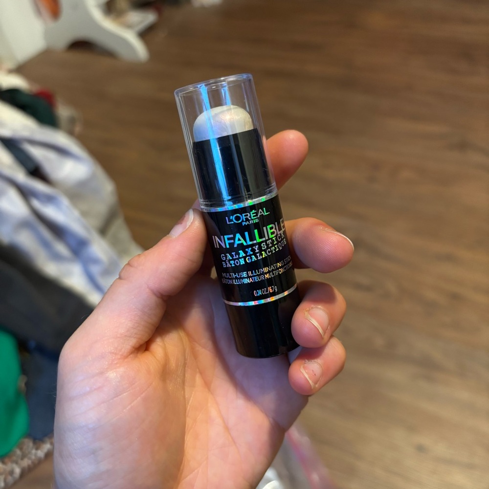 L'Oreal Infallible Galaxy Stick - Shimmering Highlighter